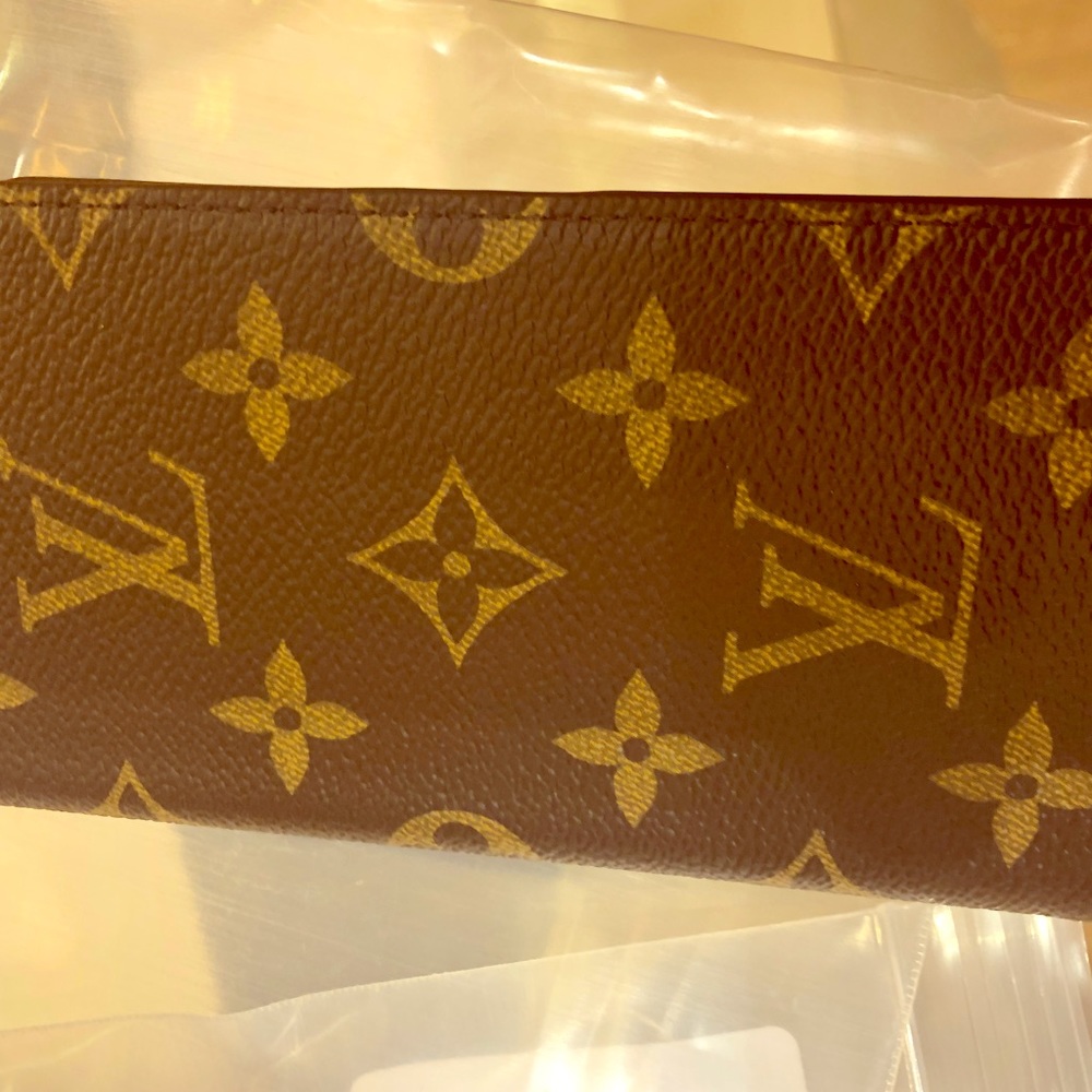 Louis Vuitton Folio 7/8 Case